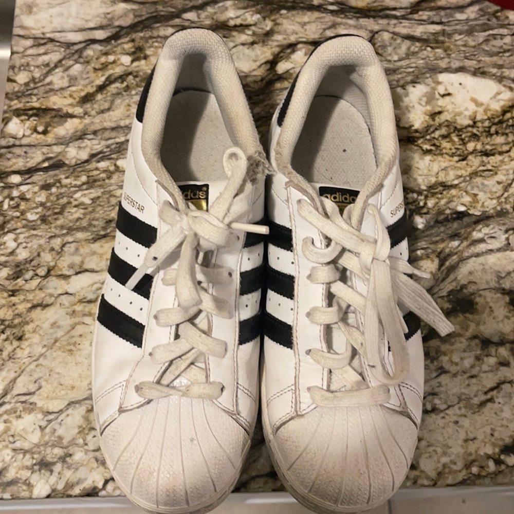 Adidas Supserstar shell toe size 6 1/2